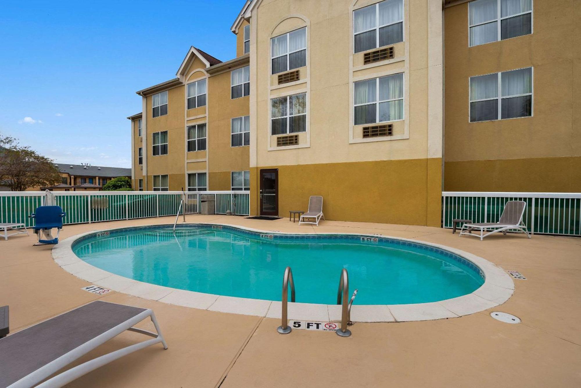 Comfort Inn & Suites Santee I-95 Екстериор снимка