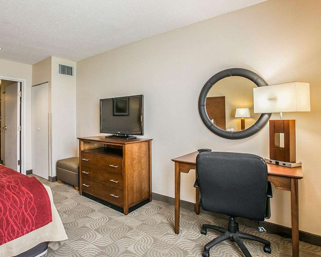 Comfort Inn & Suites Santee I-95 Стая снимка