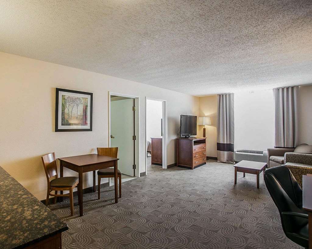 Comfort Inn & Suites Santee I-95 Стая снимка