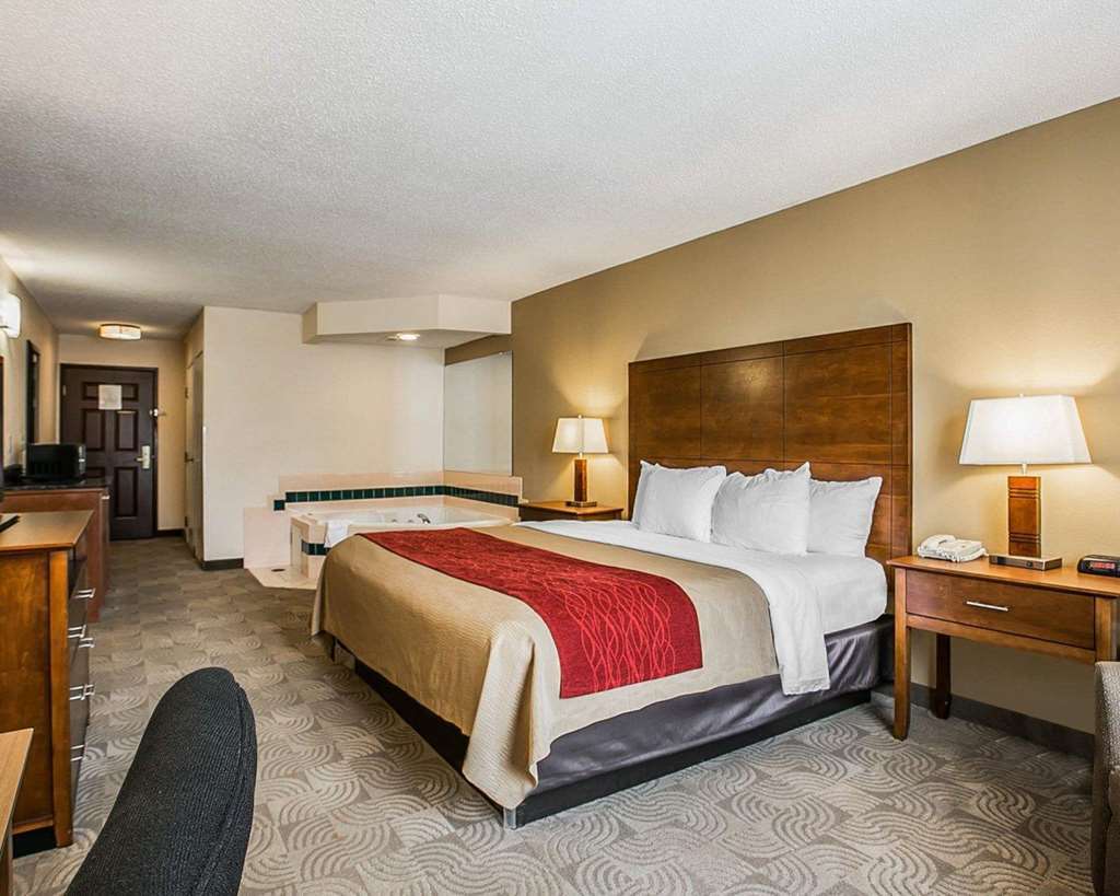 Comfort Inn & Suites Santee I-95 Стая снимка